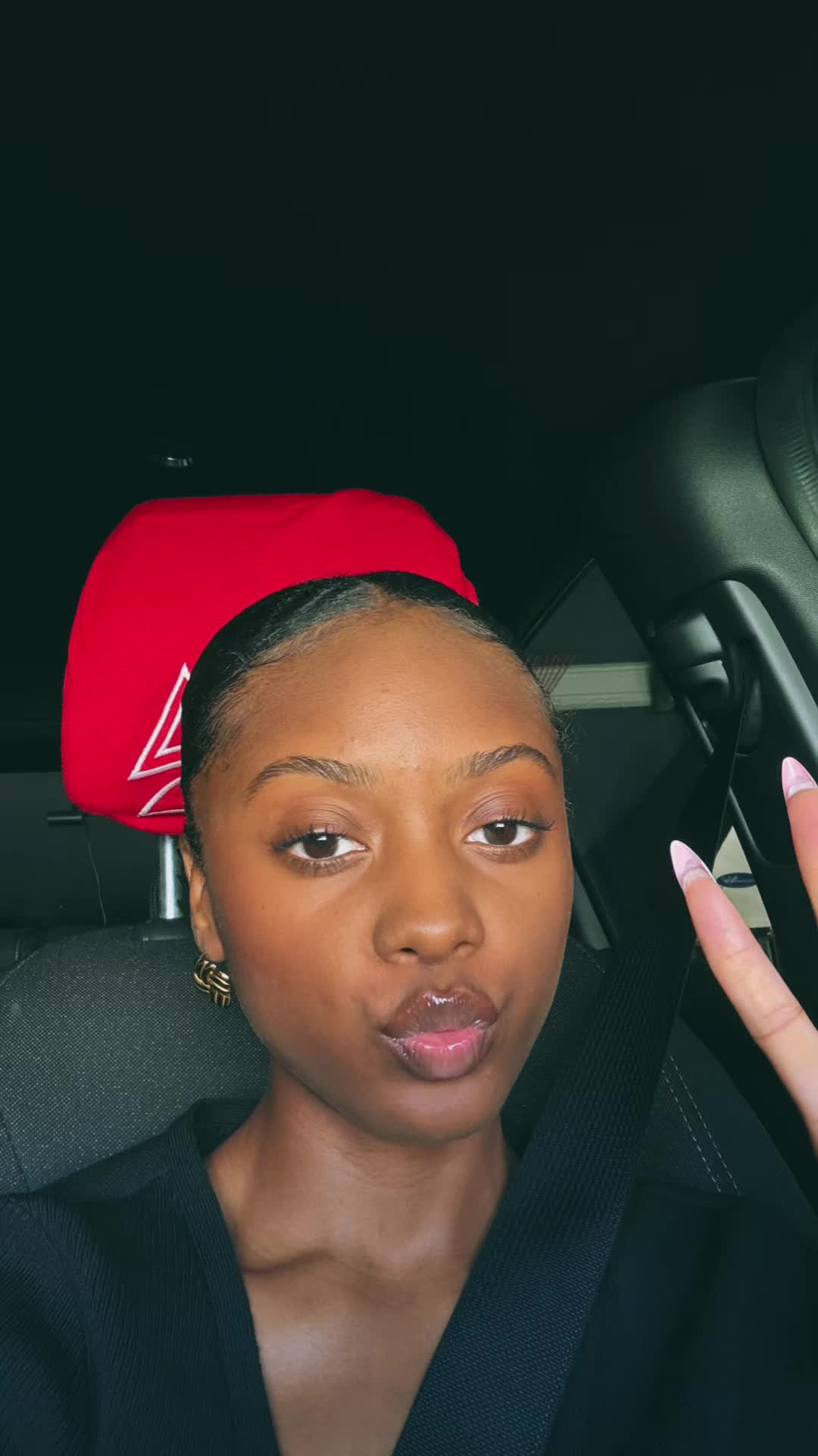@popsofmaia