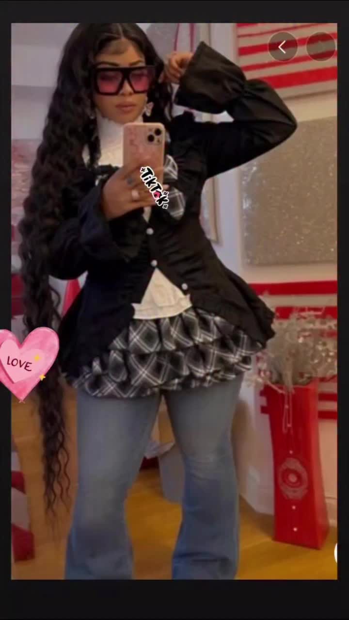 @MING LEE THE DOLL