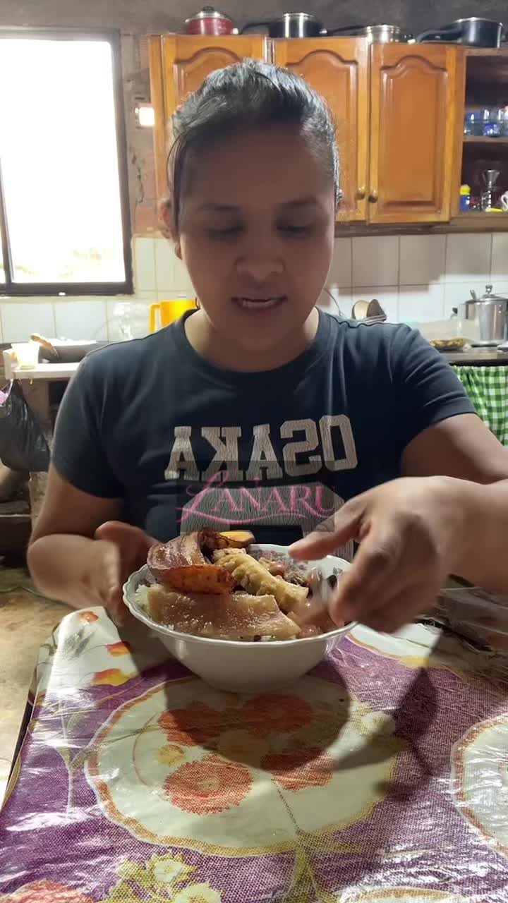 @𝗟𝗔𝗡𝗔𝗥𝗨 🫡💕
