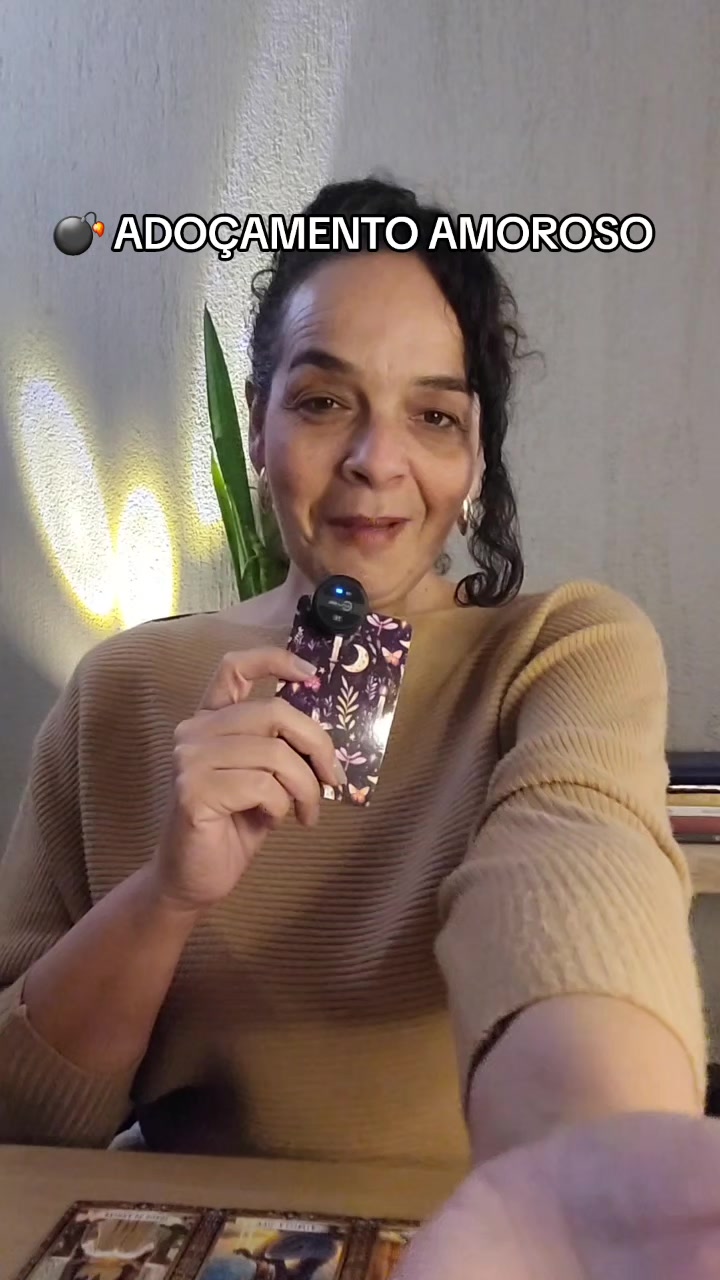 @Luu Gualtieri | Taróloga