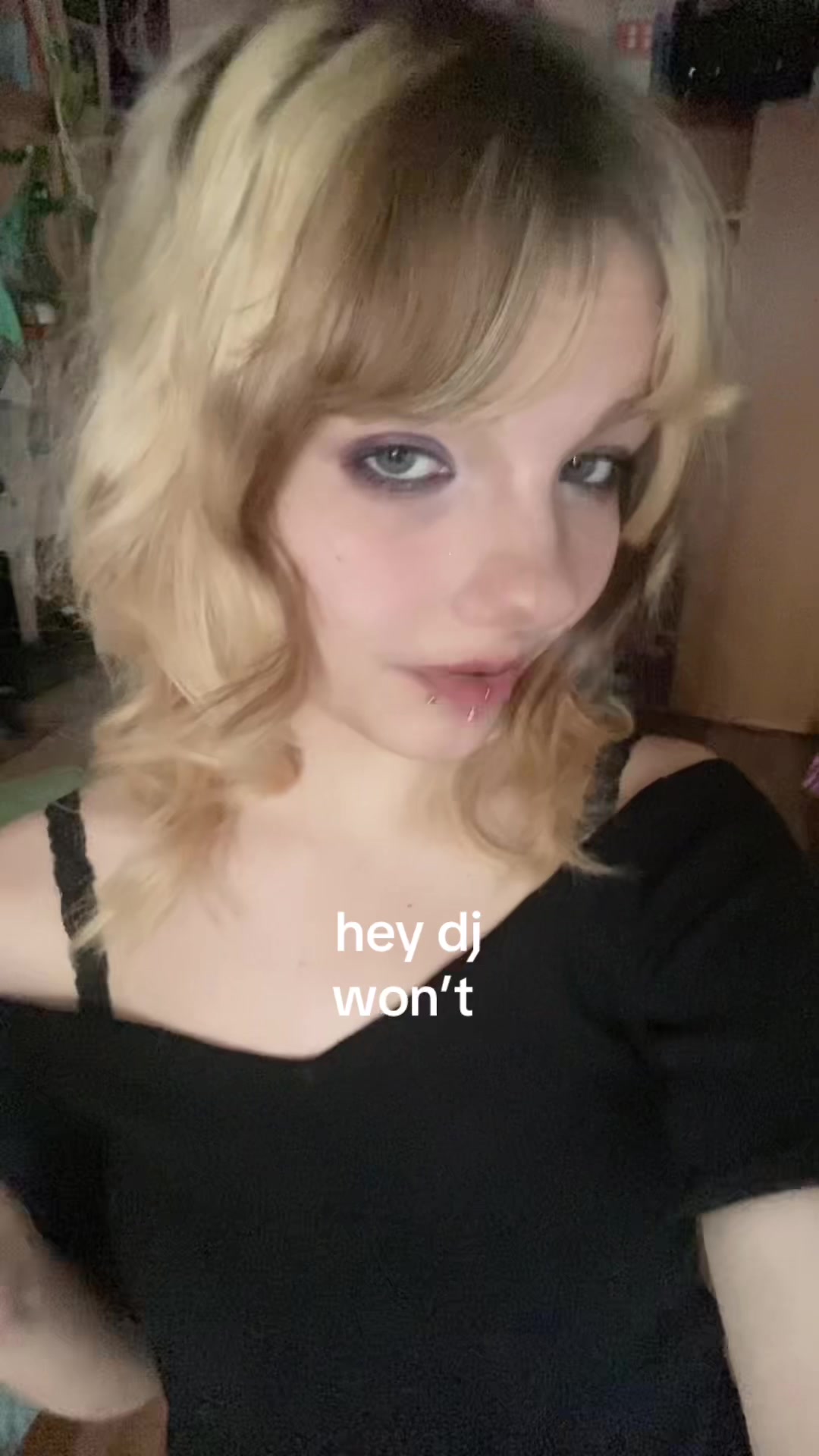 @emoanya