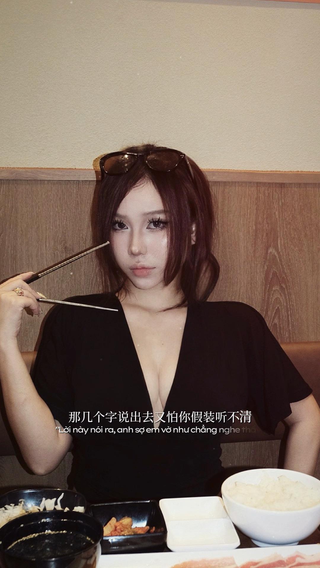 @Tuyết Ngân 🐯