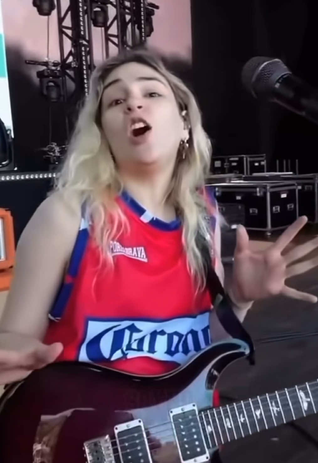 @warningthisisparri