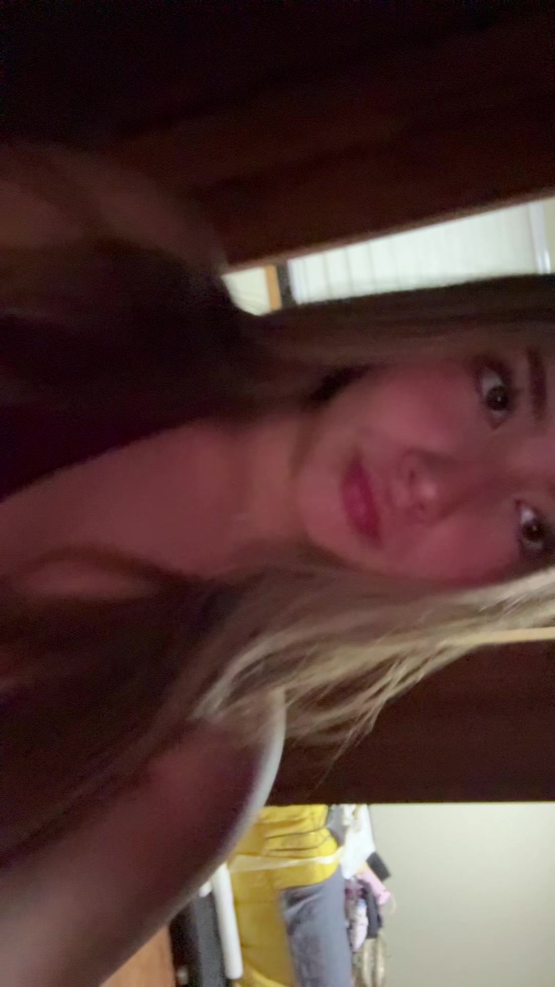 @lauraa