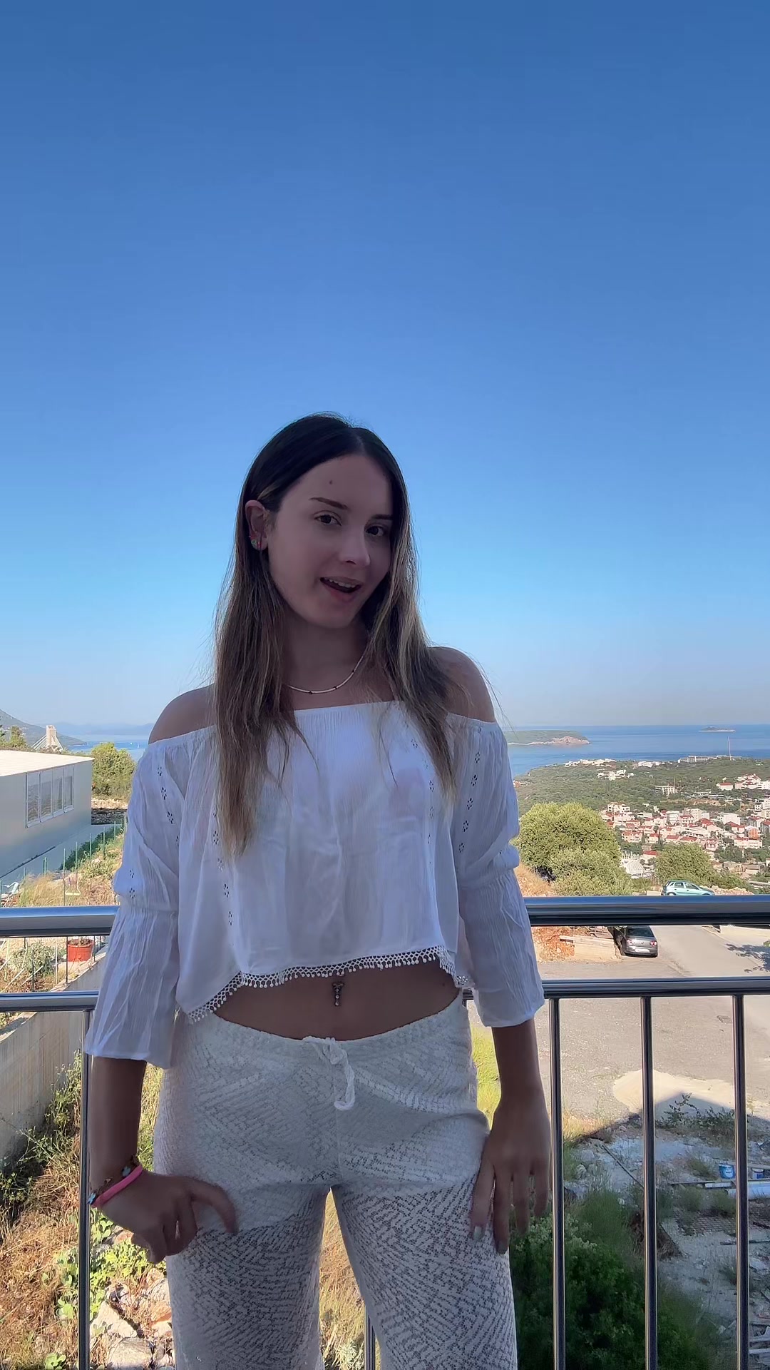 @🦦