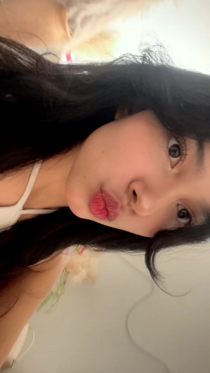 @valen<3🦇
