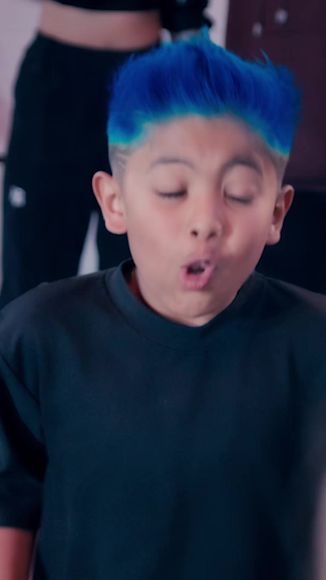 @S A N T I