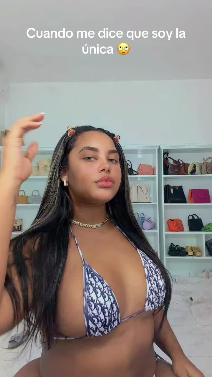 @La_negrota_abreu