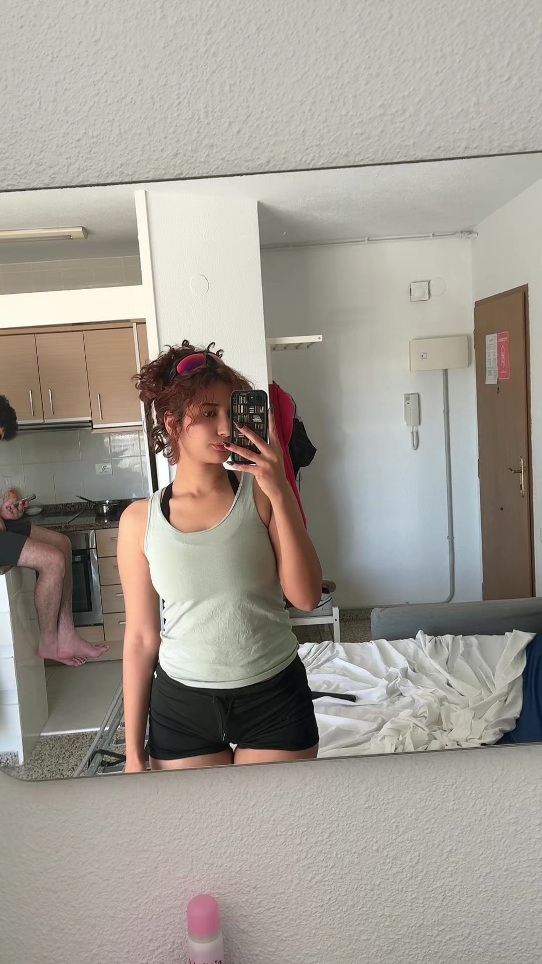 @^~^