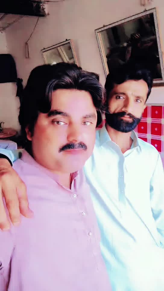@singer naveed saqi