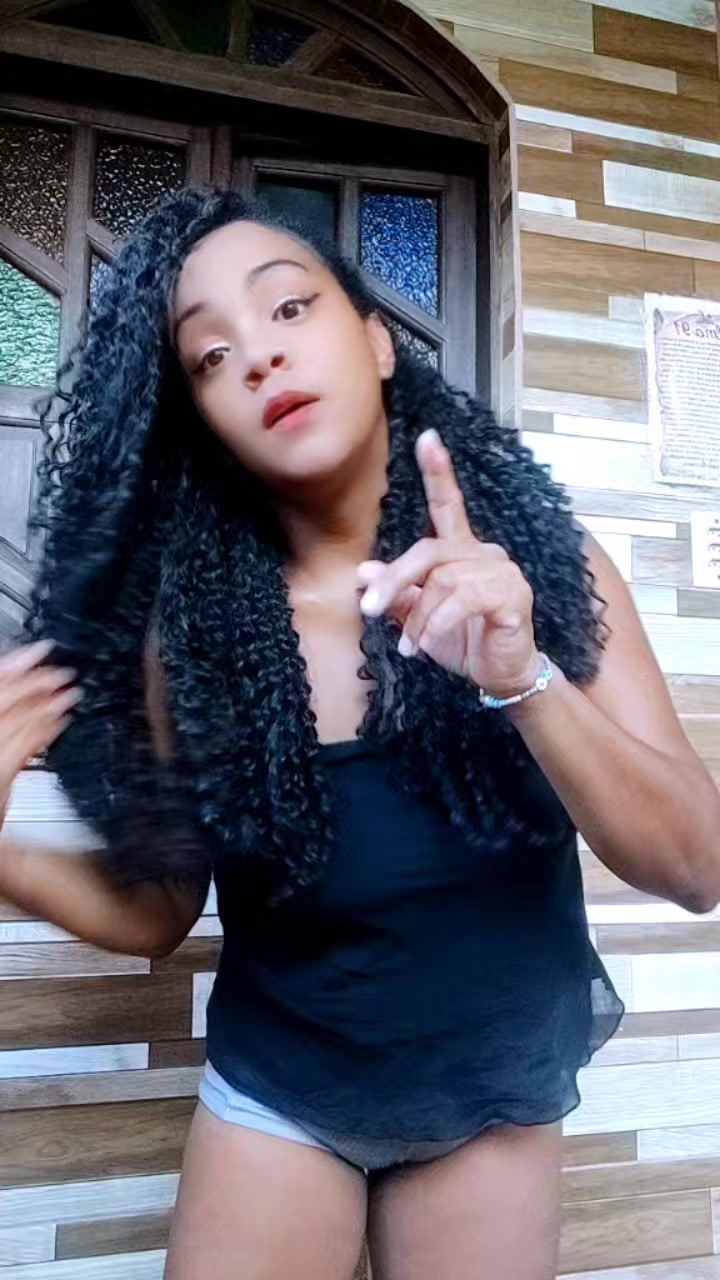 @Lucy a guria do short sexy
