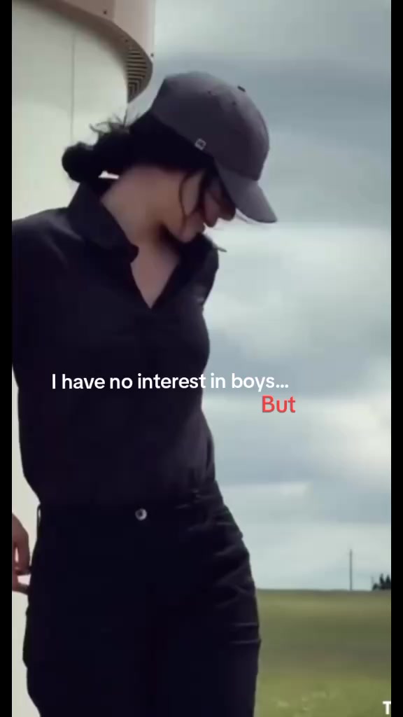 @(°_°)