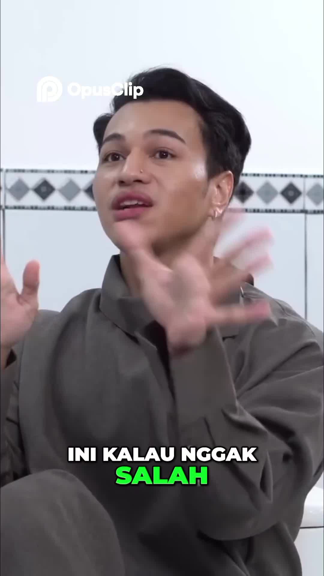 @Expliclip