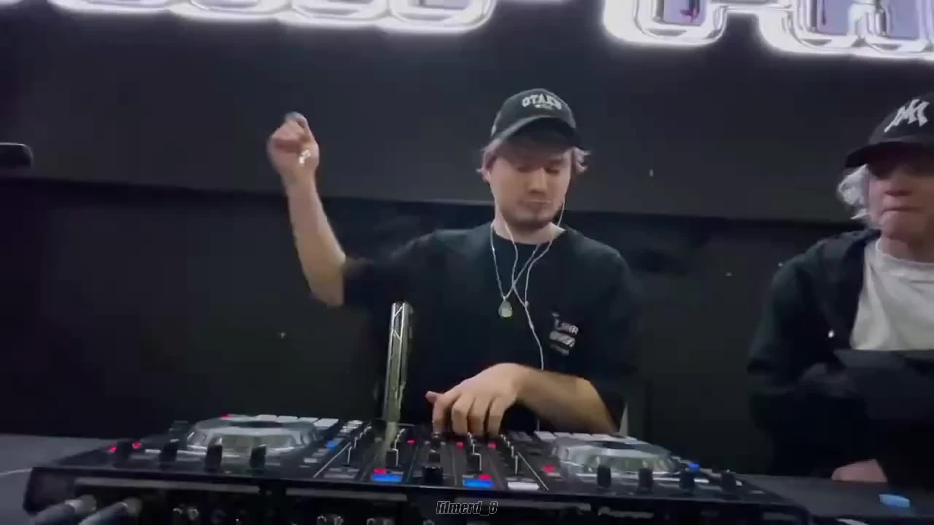@лилmeрд