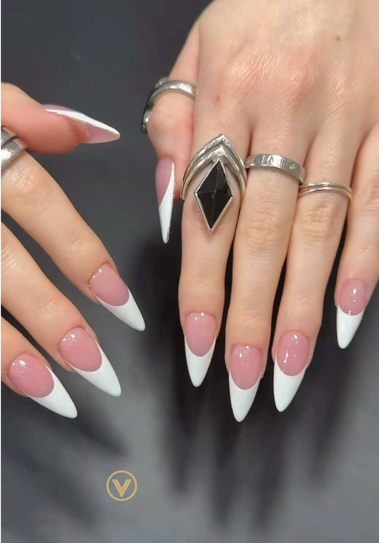 @velvet nails kw