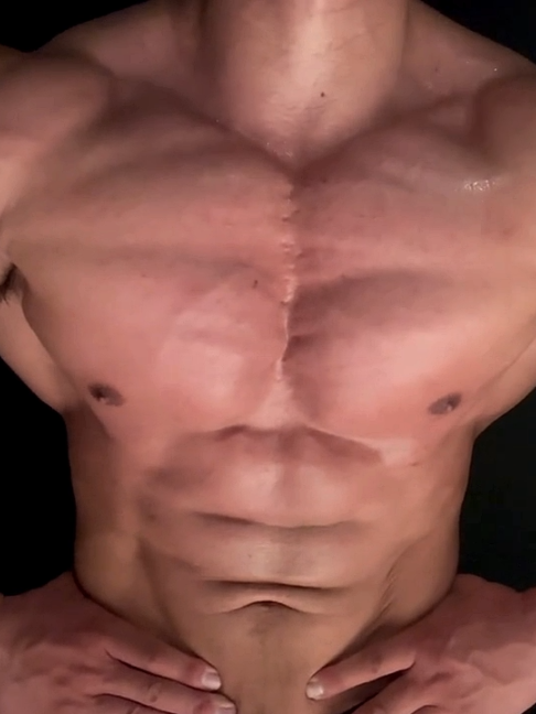 @Beautiful Muscle Male