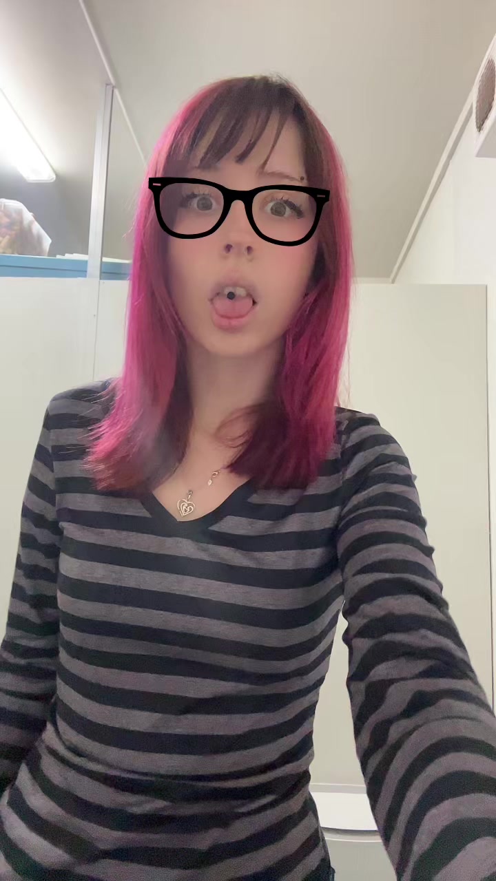 @sillydillysien🍓🪱