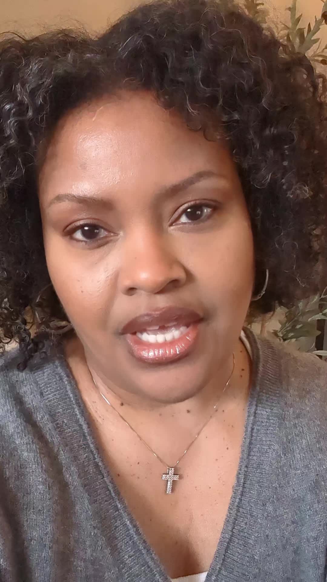 @Nolyenapturallyme is on YTube