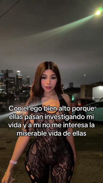 @Valeria Razavi 🍑💋