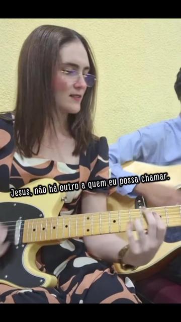 @Tocando Guitarra com Lays
