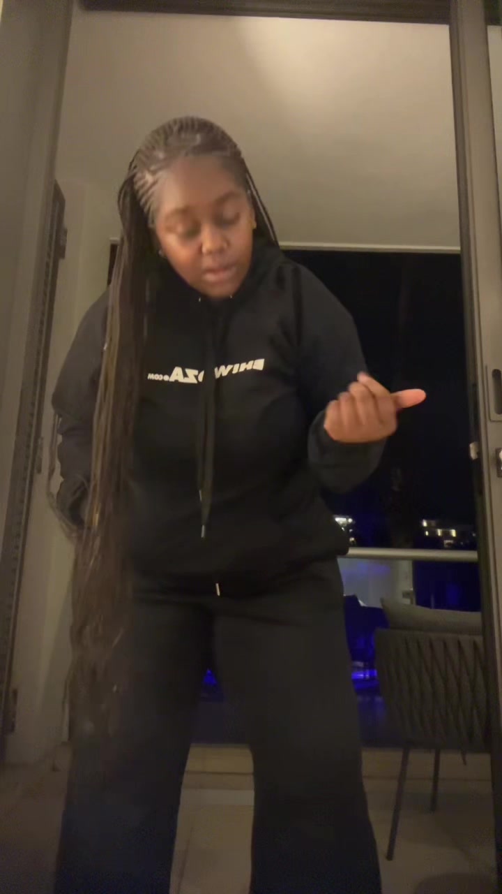 @Ayonelisa Msebenzi🦋