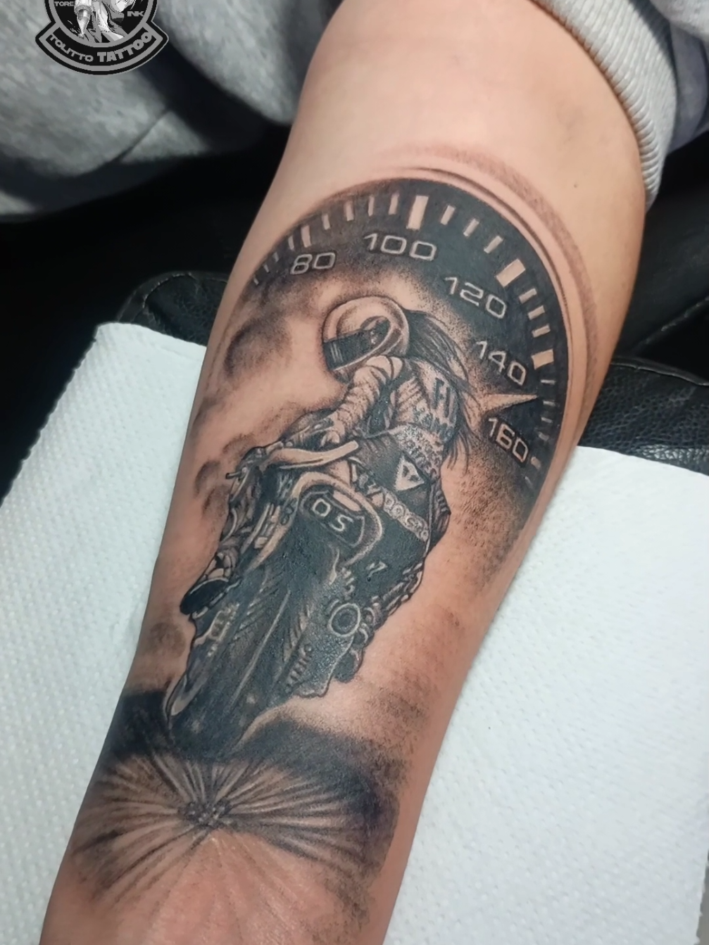 @Tolitto Tattoo 🤍🖤🤟🏼