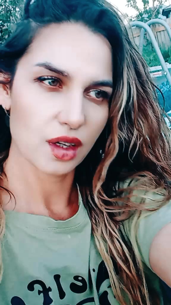 @lora777