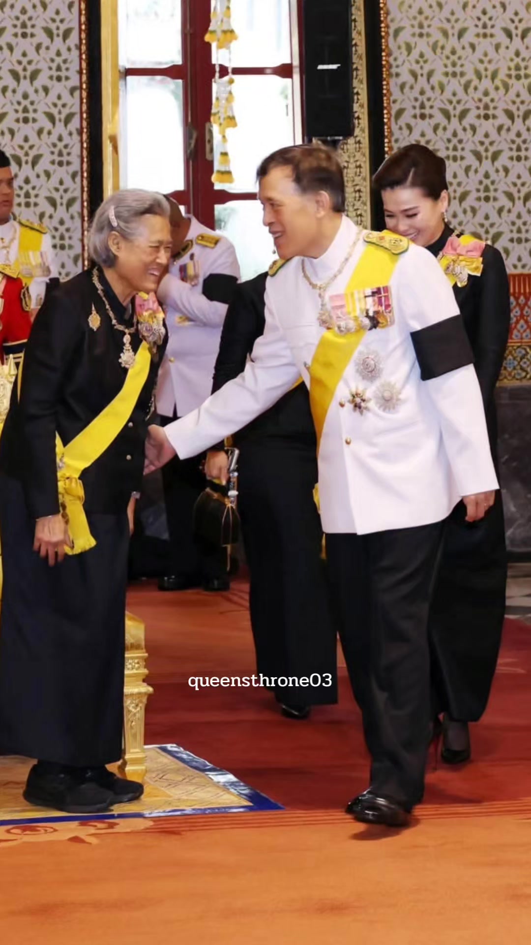 @บัลลังก์ควีน💎👑