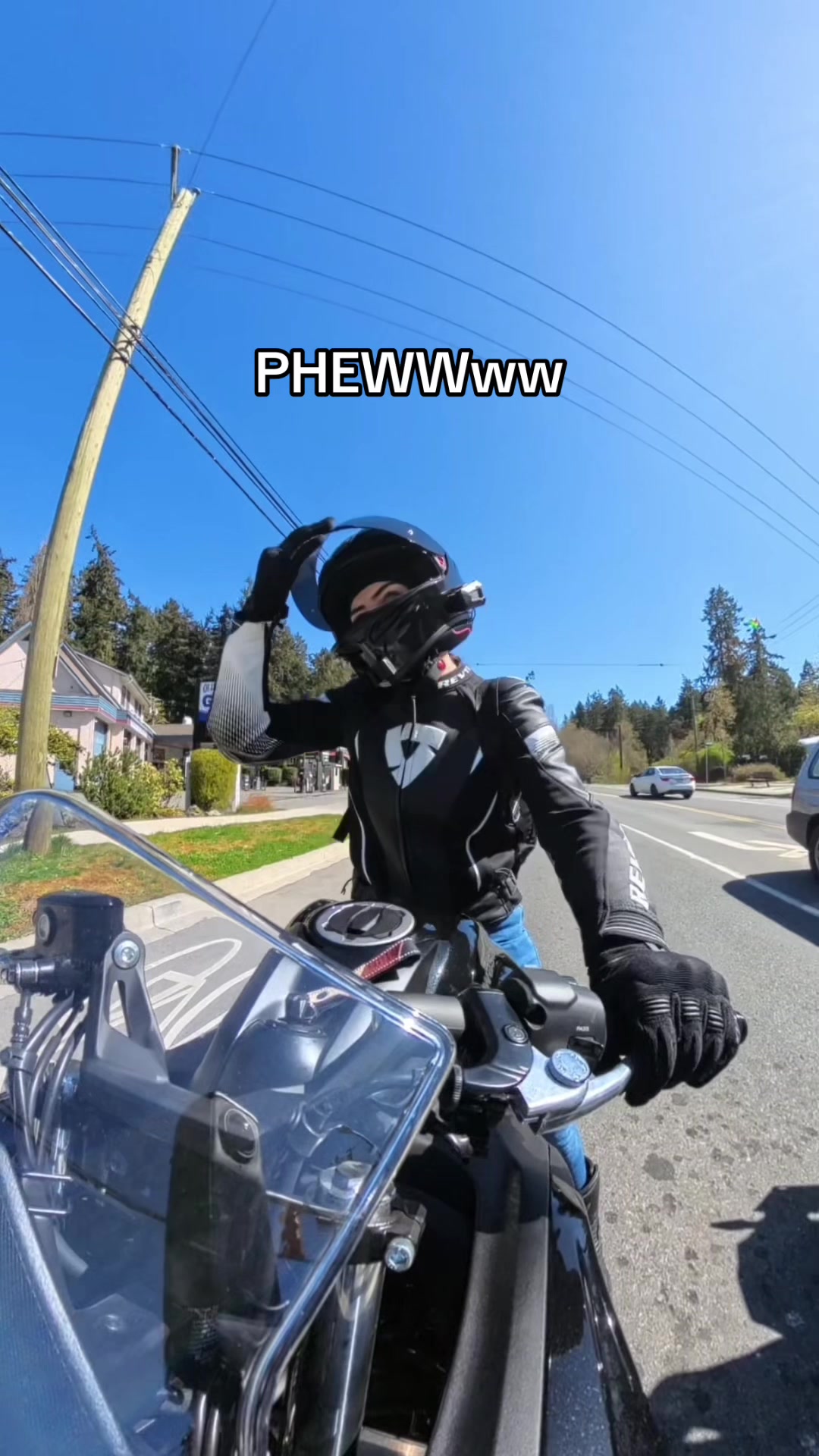 @Tessa 🏍️
