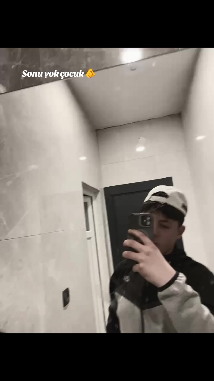 @𝓤𝓶𝓾𝓽_𝓐𝓴𝔂𝓸𝓵🌿