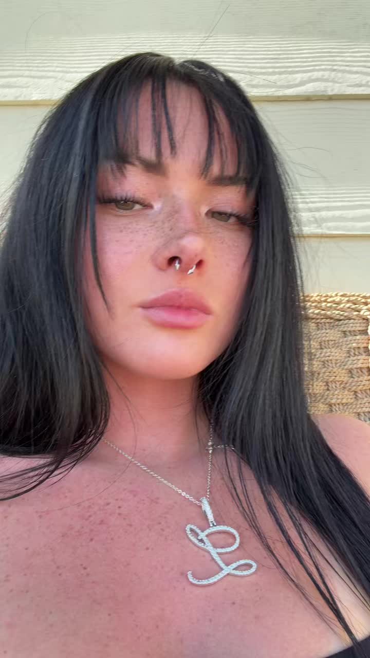 @👻