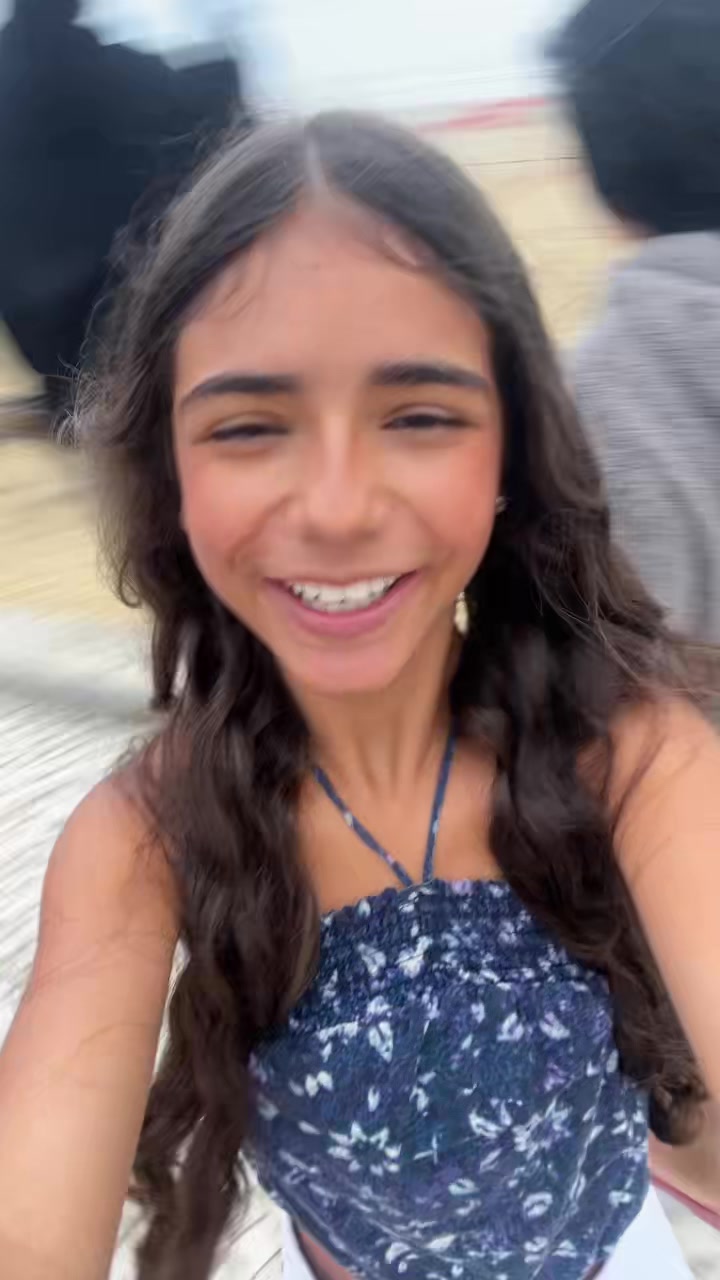 @larafamiliamadrona
