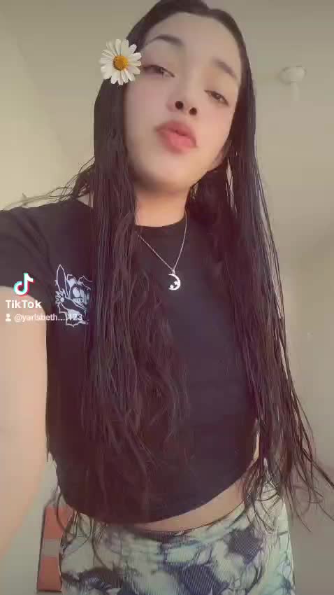 @nazarethflores.@01