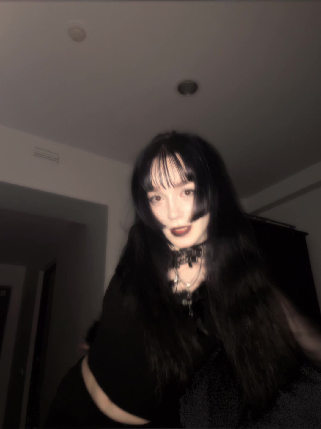 @???