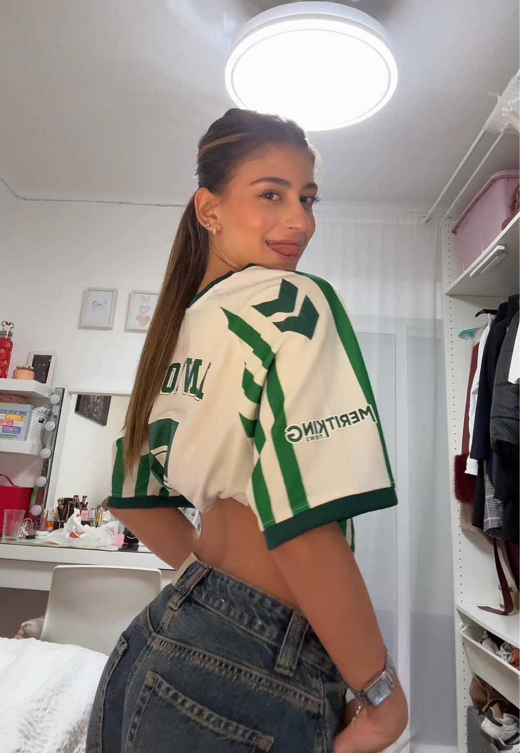 @𝐕