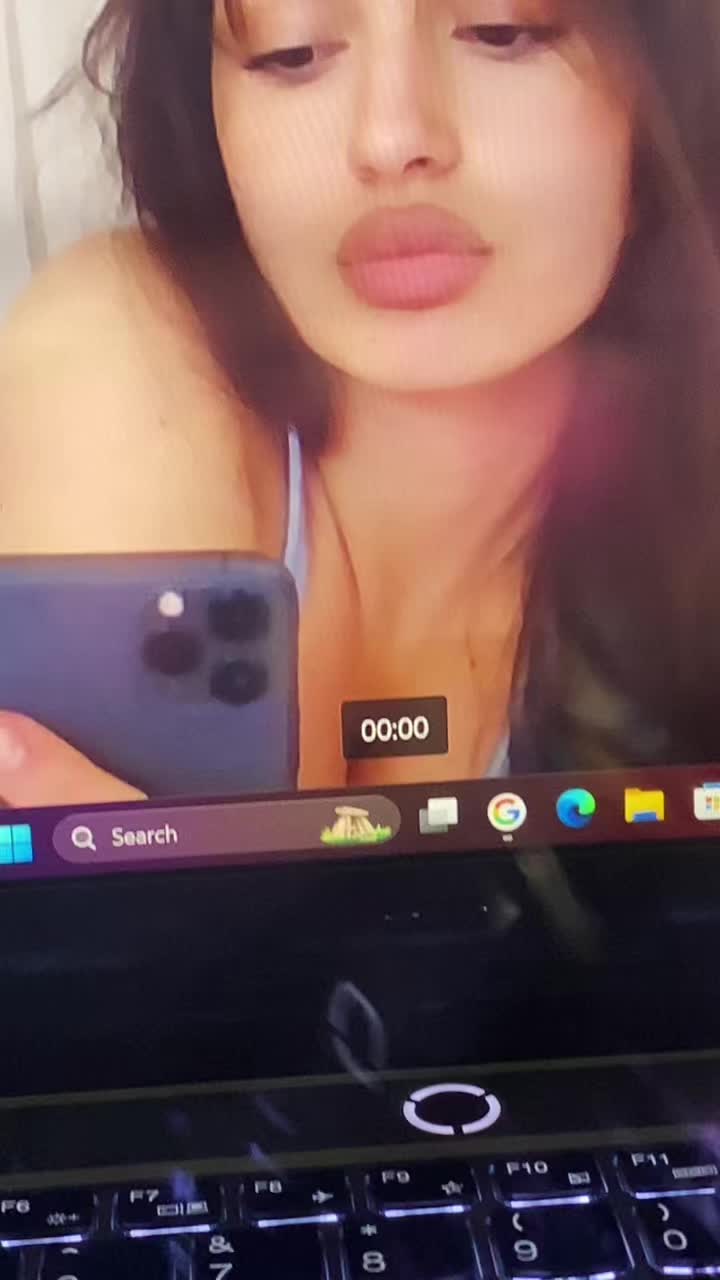 @eenkela_