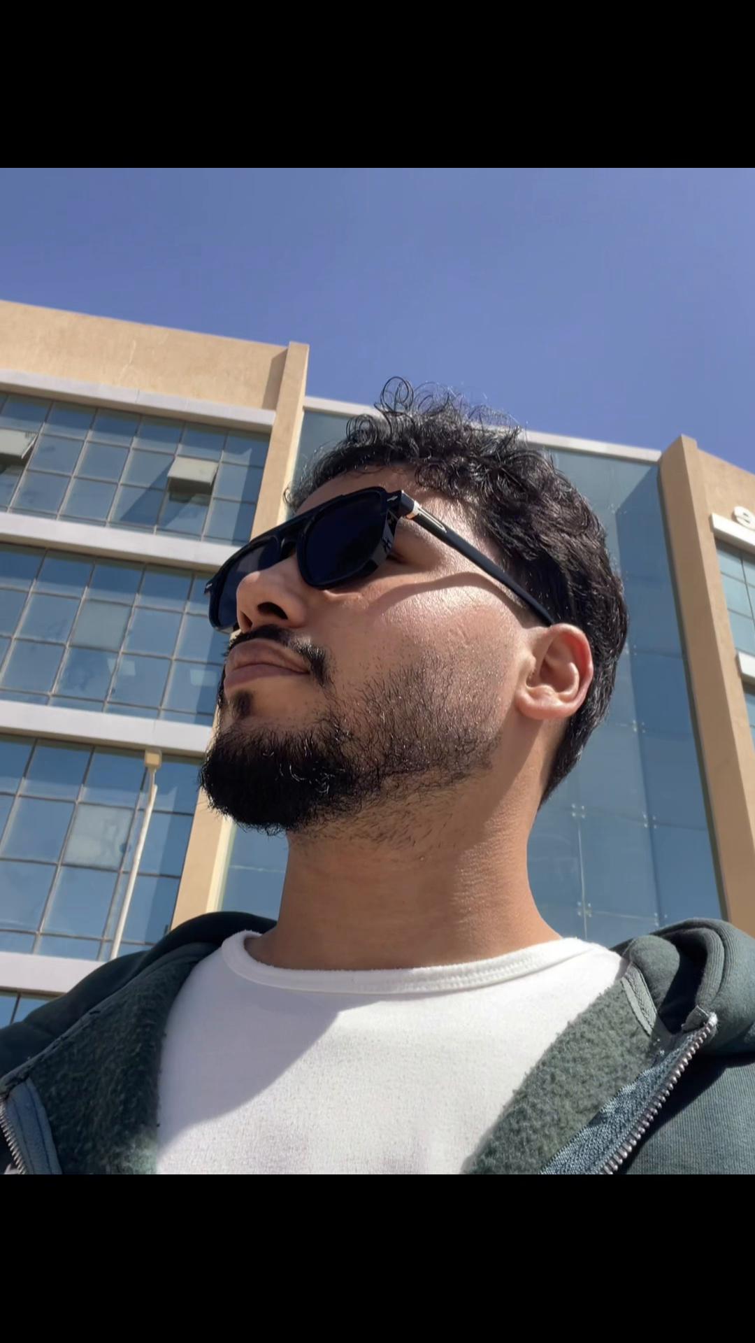 @مؤمن أبو الهول