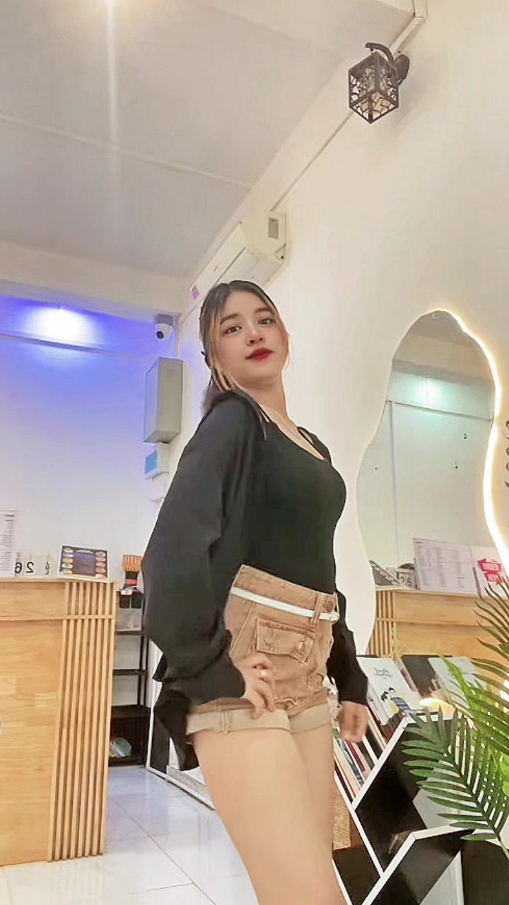 @Moe Yu Ya ( Hla Gyi )