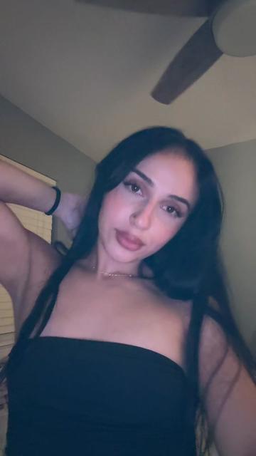 @•