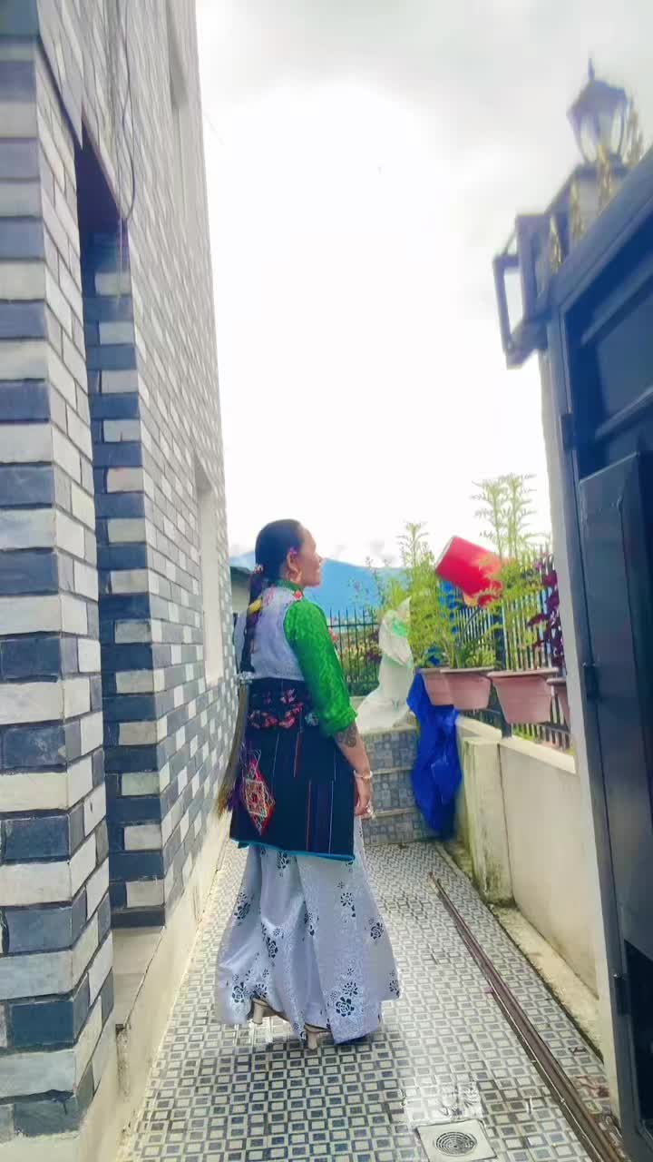 @पेमा छोमो थोक्र