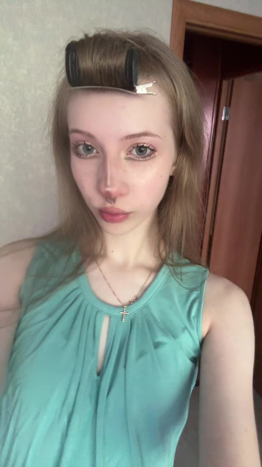 @>_*