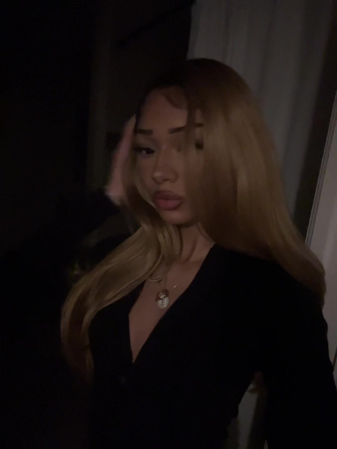 @️