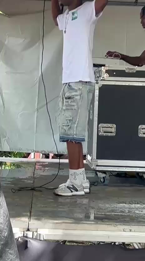 @BadsoundTroublesome🇱🇨🇬🇵🎶