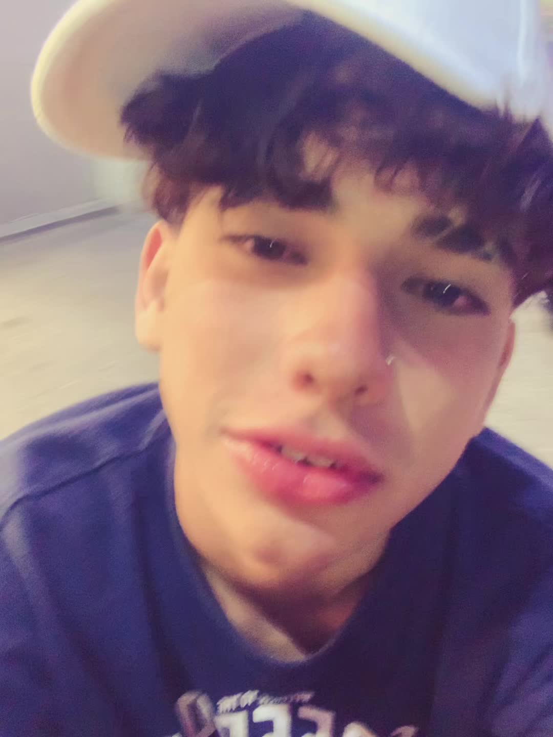 @Emaa 🦈