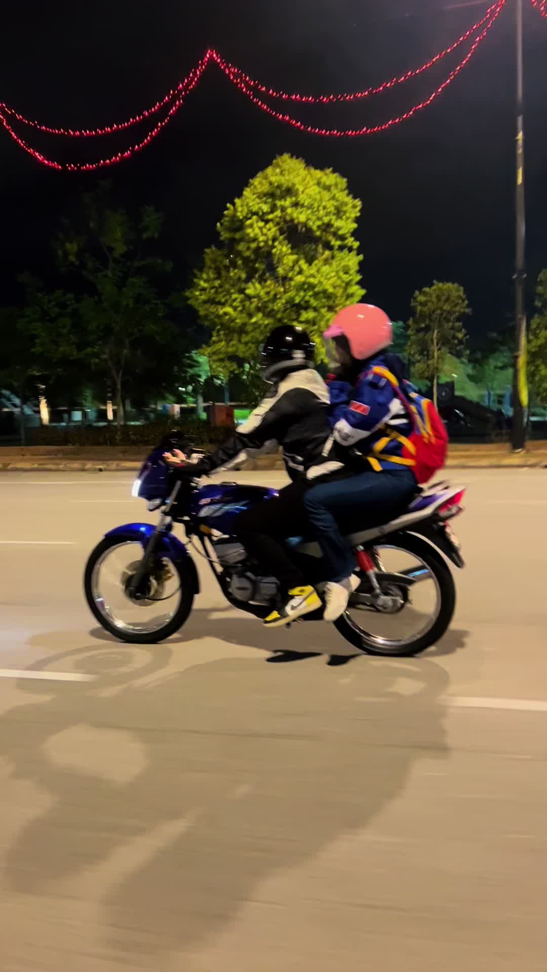 @𝐀𝐢𝐞𝐧 𝐖𝐚𝐧𝐢𝐞𝐲 🫧
