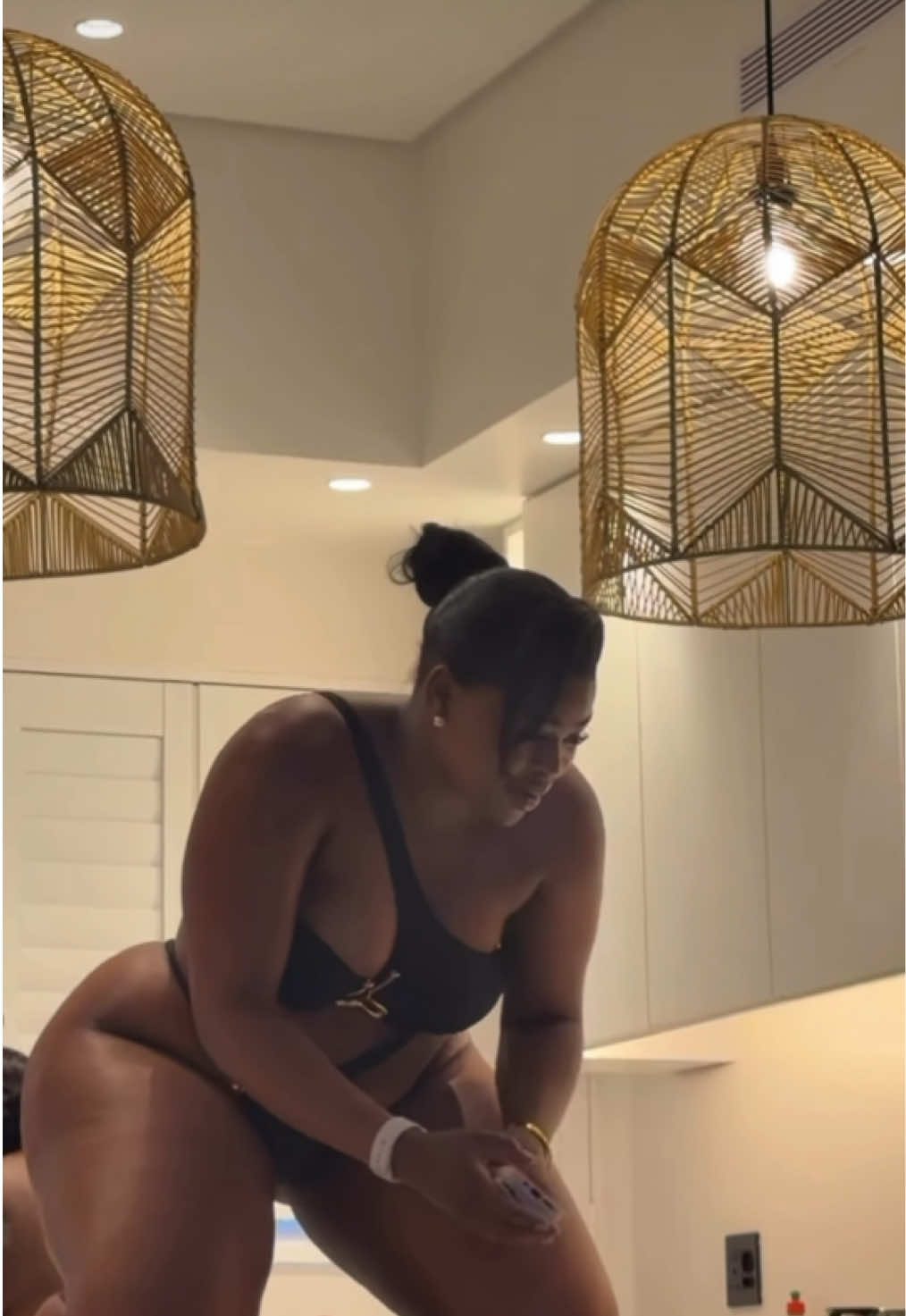 @melavue