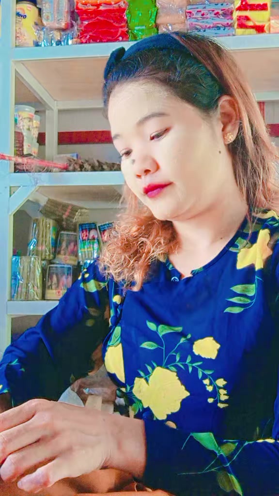 @ဒေါ်ခင်မာထွေးသမီးအကြီးမ🍳