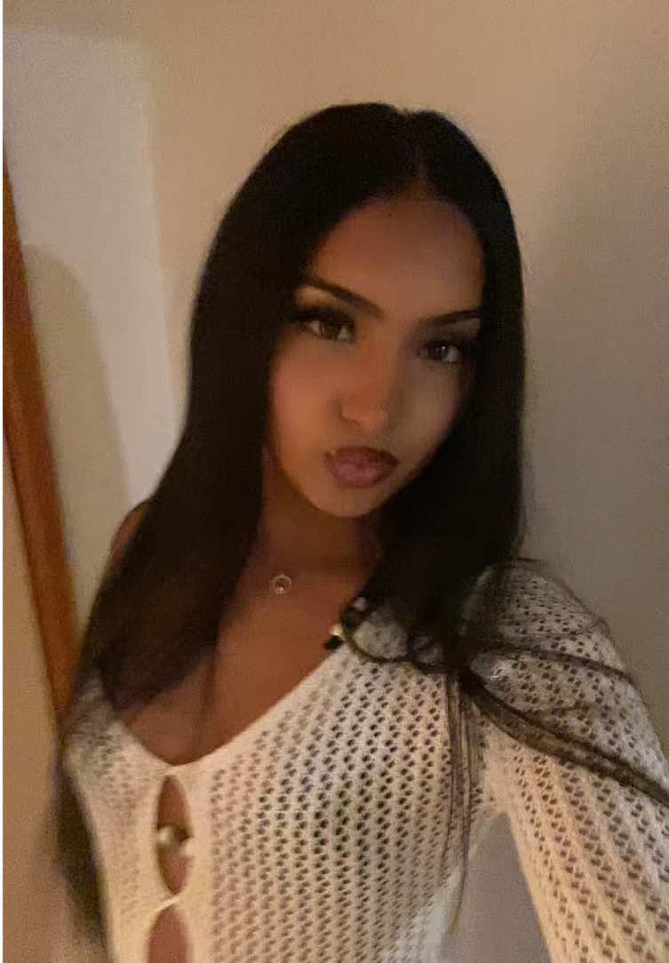 @ELLA-JANE