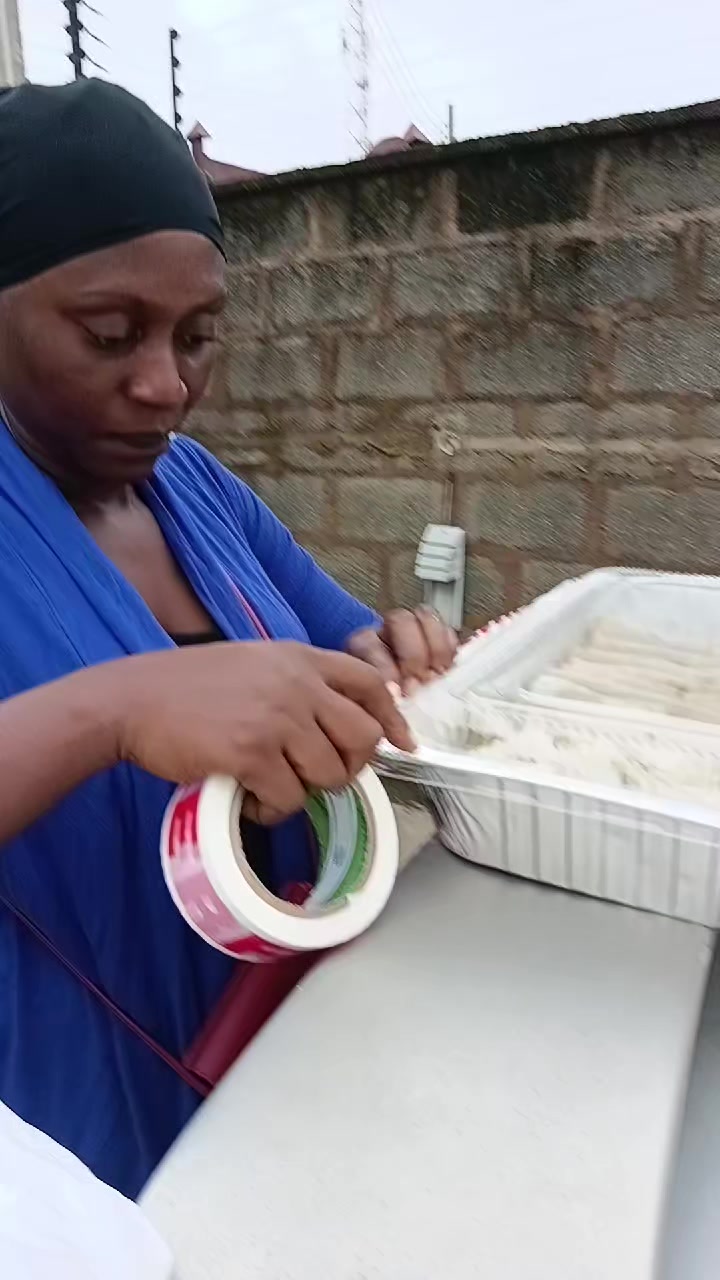 @busyhands cakes