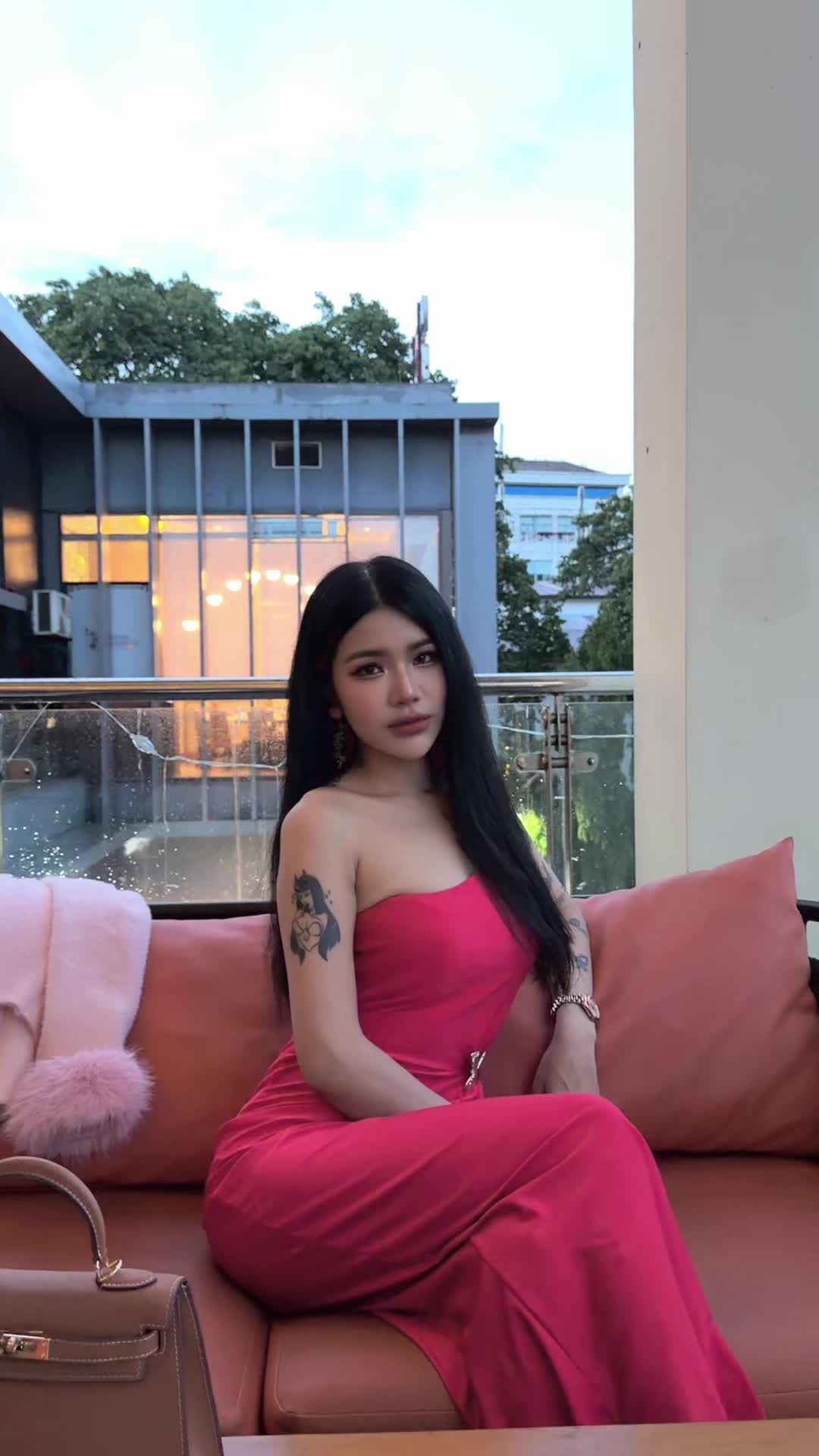 @♐️Tha zinoo 🇨🇳王丽梅 🇲🇲 5.3M✅